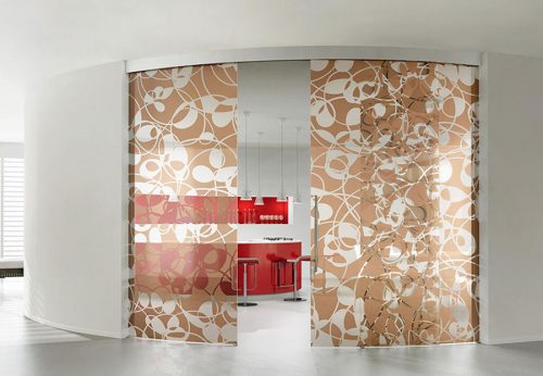 Curved glass partitioning delivers elegant lines to any interior environment, offering a high tech appearance. Graceful curves complement softly shaped furnishings and create a more relaxing ambience and an air of sophistication.